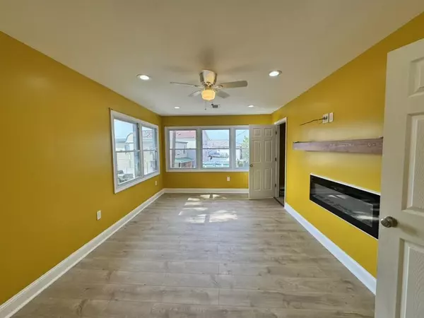Jc West Bergen, NJ 07305,72 STERLING AVE  #2