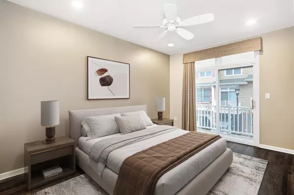 West New York, NJ 07093,276 ROSLYN CT