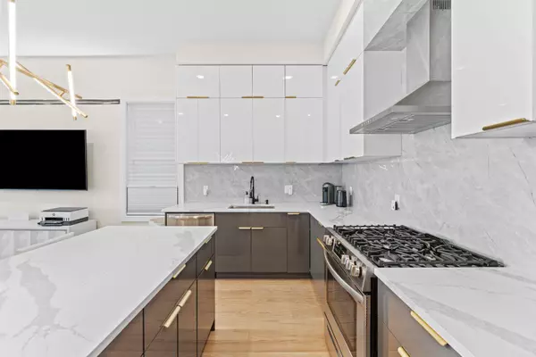 93 PEARSALL AVE  #1-2, Jc Greenville, NJ 07305