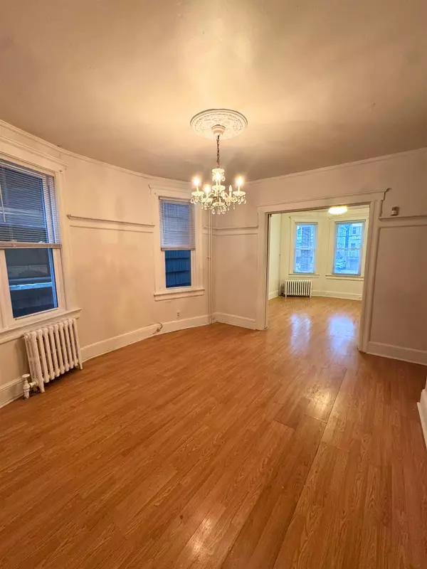 Bayonne, NJ 07002,186 AVENUE C