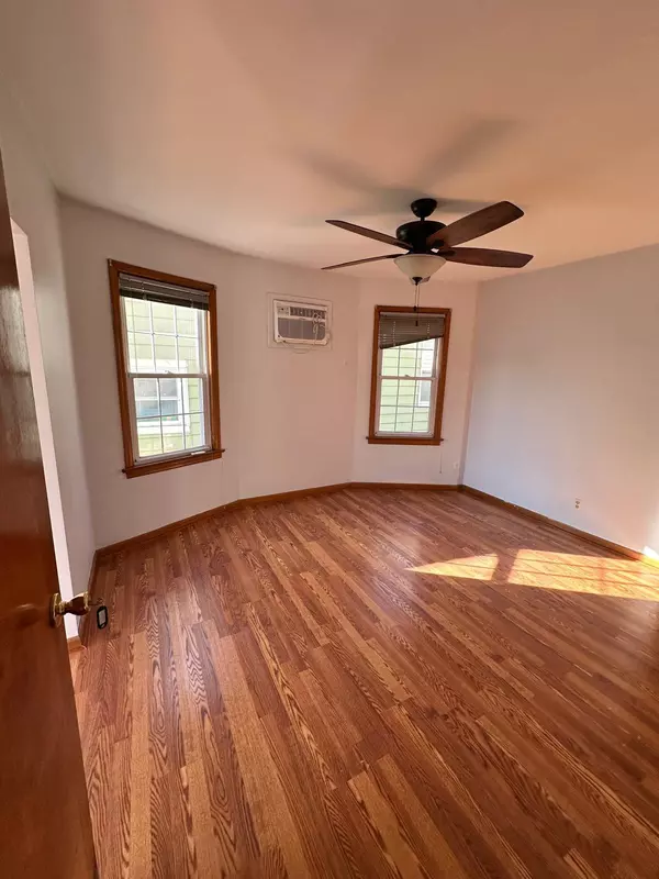 Bayonne, NJ 07002,181 AVENUE C  #2