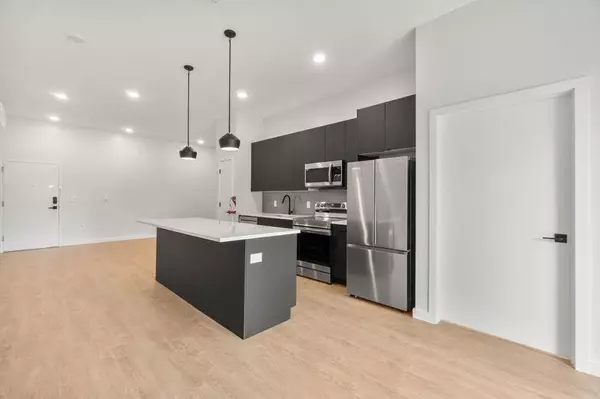 Bayonne, NJ 07002,952 BROADWAY  #201