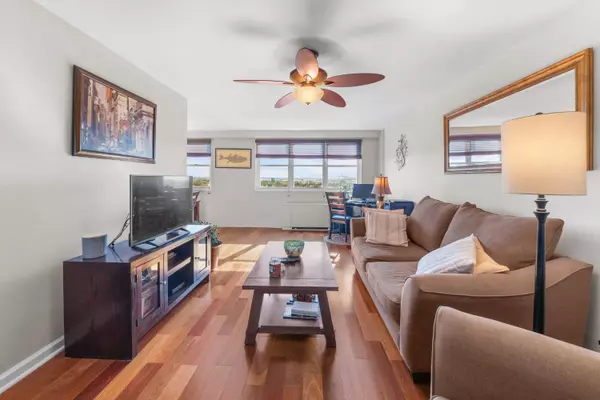 Bayonne, NJ 07002,1225 KENNEDY BLVD #10F