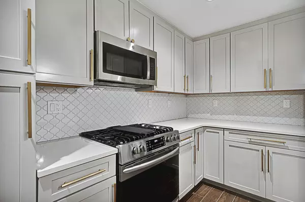 Jc Downtown, NJ 07302,244 4TH ST  #1