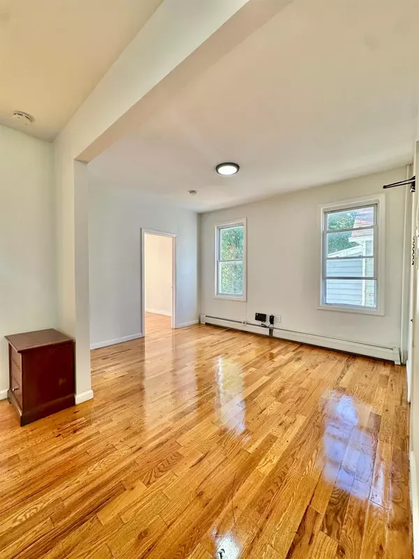 Jc Journal Square, NJ 07306,245 DUNCAN AVE #4