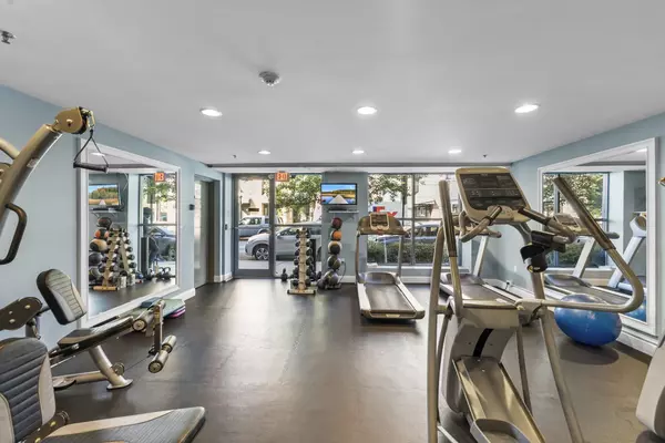 Hoboken, NJ 07030,727 MONROE ST  #210