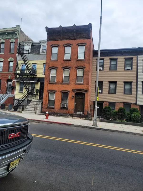 Jc Bergen-lafayett, NJ 07304,774 GRAND ST