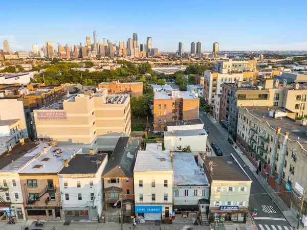 Jc Journal Square, NJ 07306,372 SUMMIT AVE