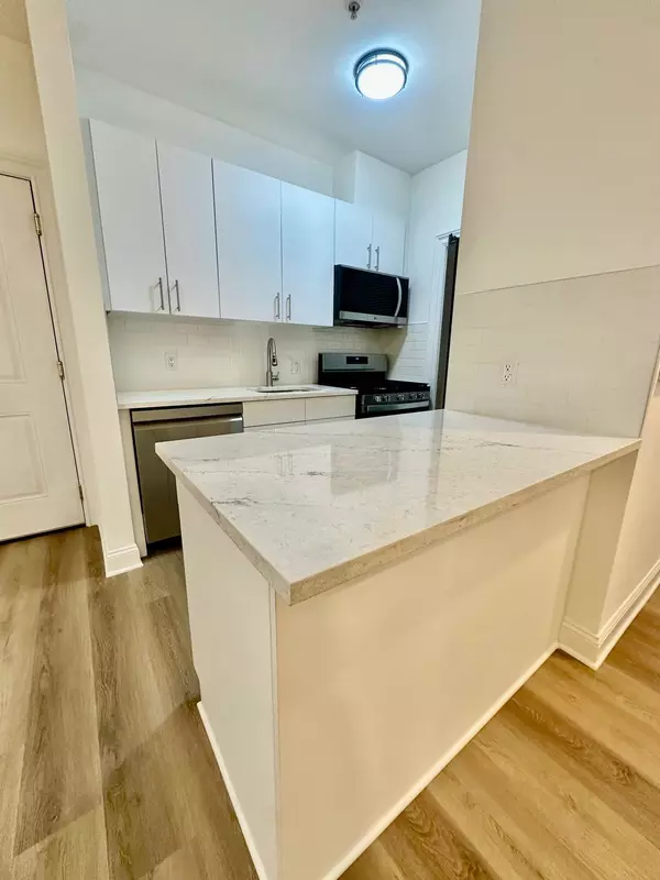 Jc Bergen-lafayett, NJ 07304,5 MONITOR ST  #202