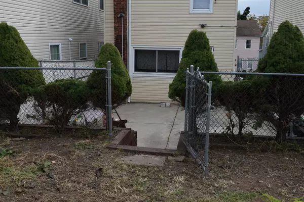 Kearny, NJ 07032,345 FOREST ST