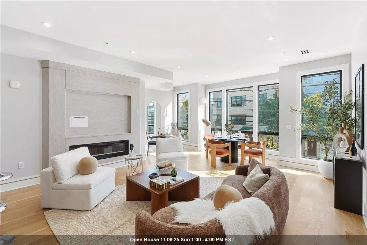 Jc Heights, NJ 07307,617 PALISADE AVE #2