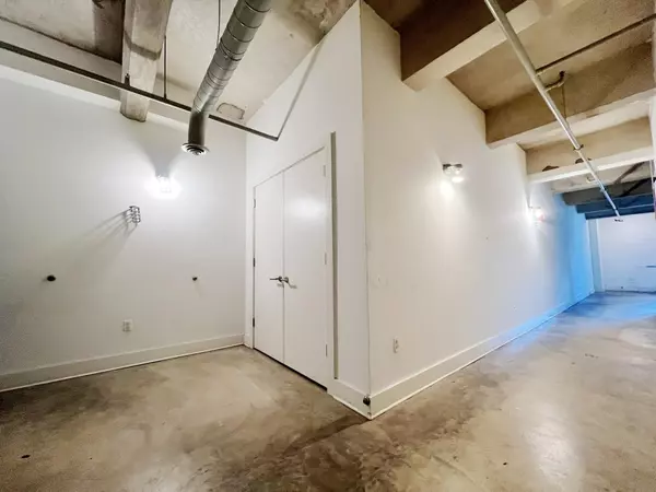 Jc Downtown, NJ 07302,140 BAY ST #4J