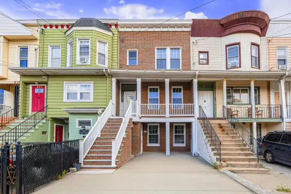 Jc Heights, NJ 07307,382 WEBSTER AVE  #1