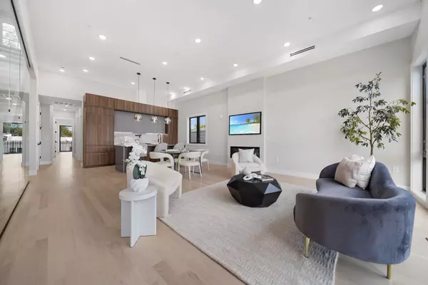 Jc Heights, NJ 07307,373 NEW YORK AVE #3