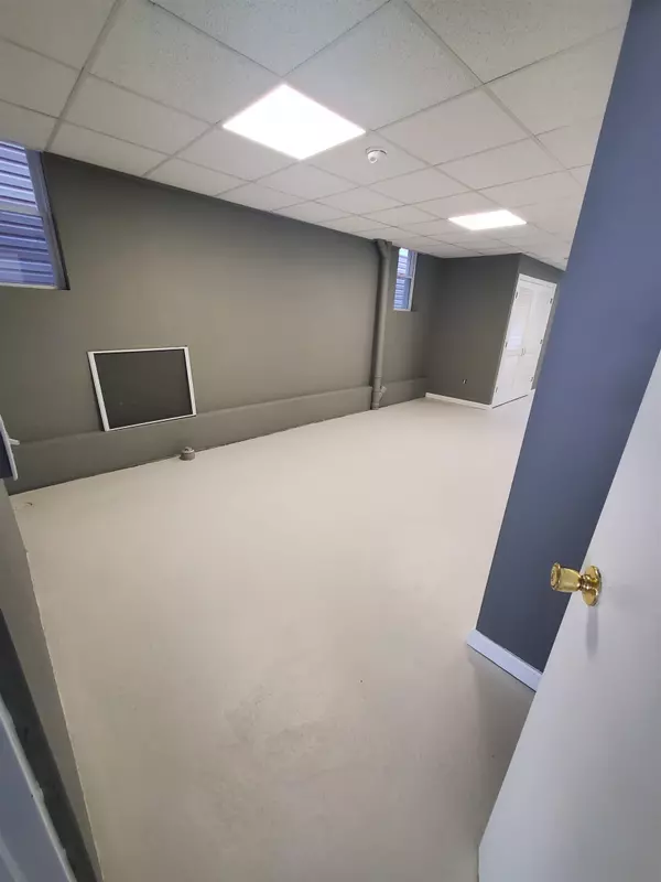 Bayonne, NJ 07002,63 WEST 18TH ST