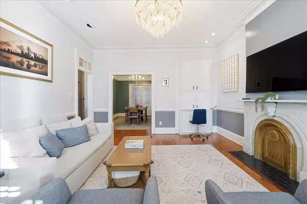 Hoboken, NJ 07030,826 WASHINGTON ST #2