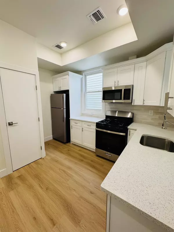 Jc West Bergen, NJ 07304,750 COMMUNIPAW AVE ##2