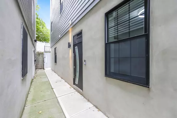 Jc Journal Square, NJ 07306,24 ROMAINE AVE #A1