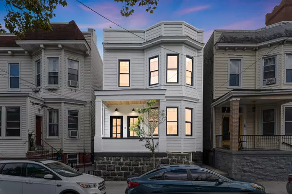 83 LIBERTY PL, Weehawken, NJ 07086