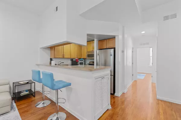 Jc Downtown, NJ 07302,187 WAYNE ST #207C