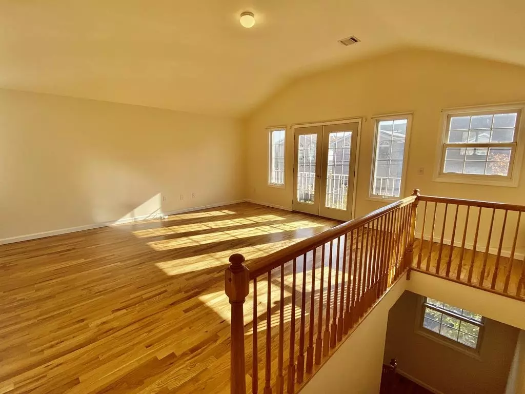 Jc Heights, NJ 07307,217 NEW YORK AVE #2