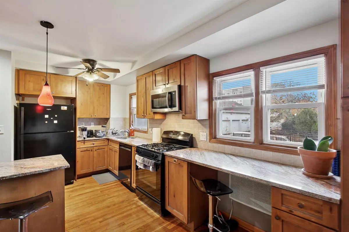 Bayonne, NJ 07002,11 ELNA CT