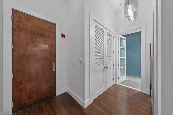 Jc Journal Square, NJ 07306,650 MONTGOMERY ST  #402