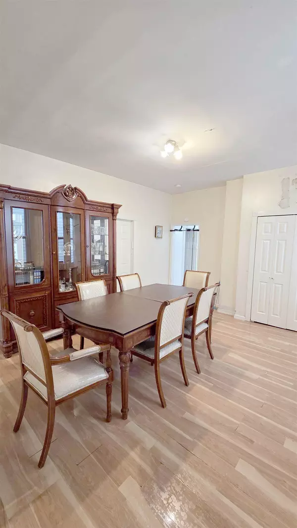 Jc Greenville, NJ 07305,164 BAYVIEW AVE