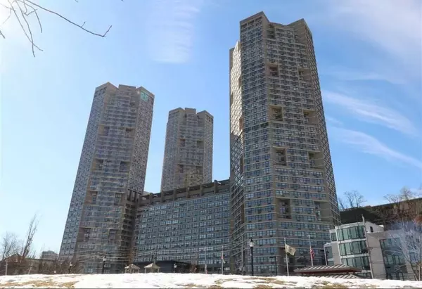 7004 BLVD EAST #34A, Guttenberg, NJ 07093