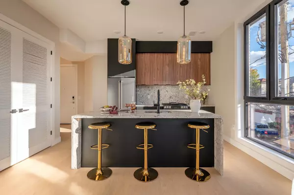 Jc Heights, NJ 07307,10 SOUTH ST #201