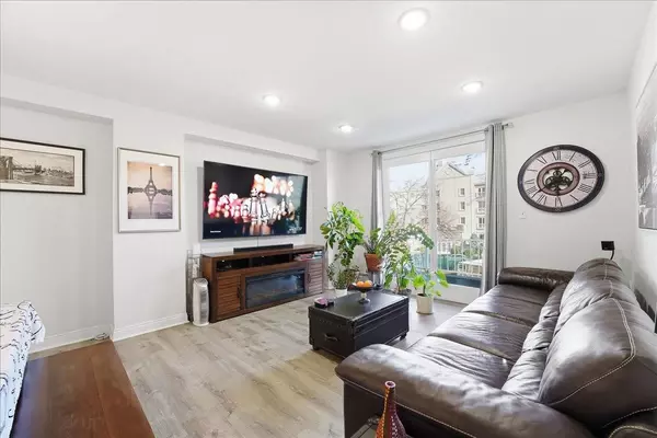 101 SHEARWATER CT EAST  #28, Jc Greenville, NJ 07305