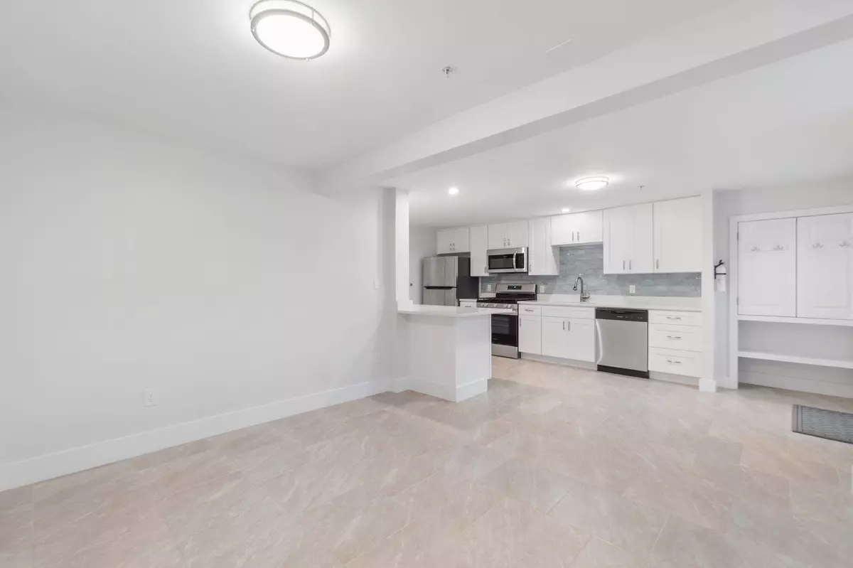 West New York, NJ 07093,6107 BLVD EAST #G