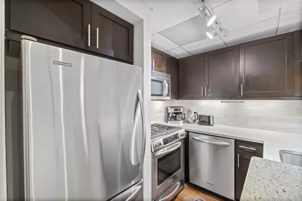 Jc Downtown, NJ 07302,187 WAYNE ST  #107C