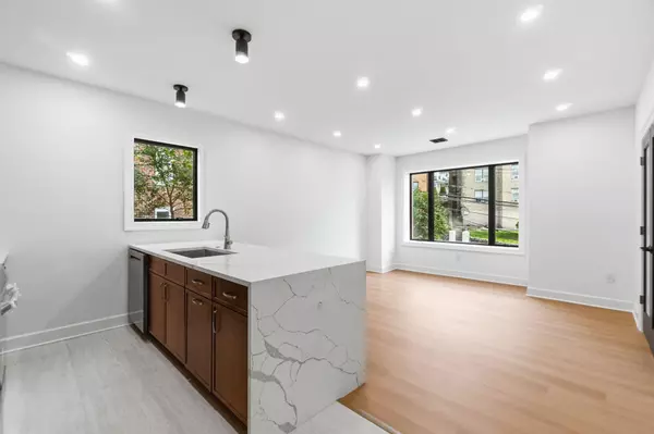 Weehawken, NJ 07093,685 BLVD EAST #2