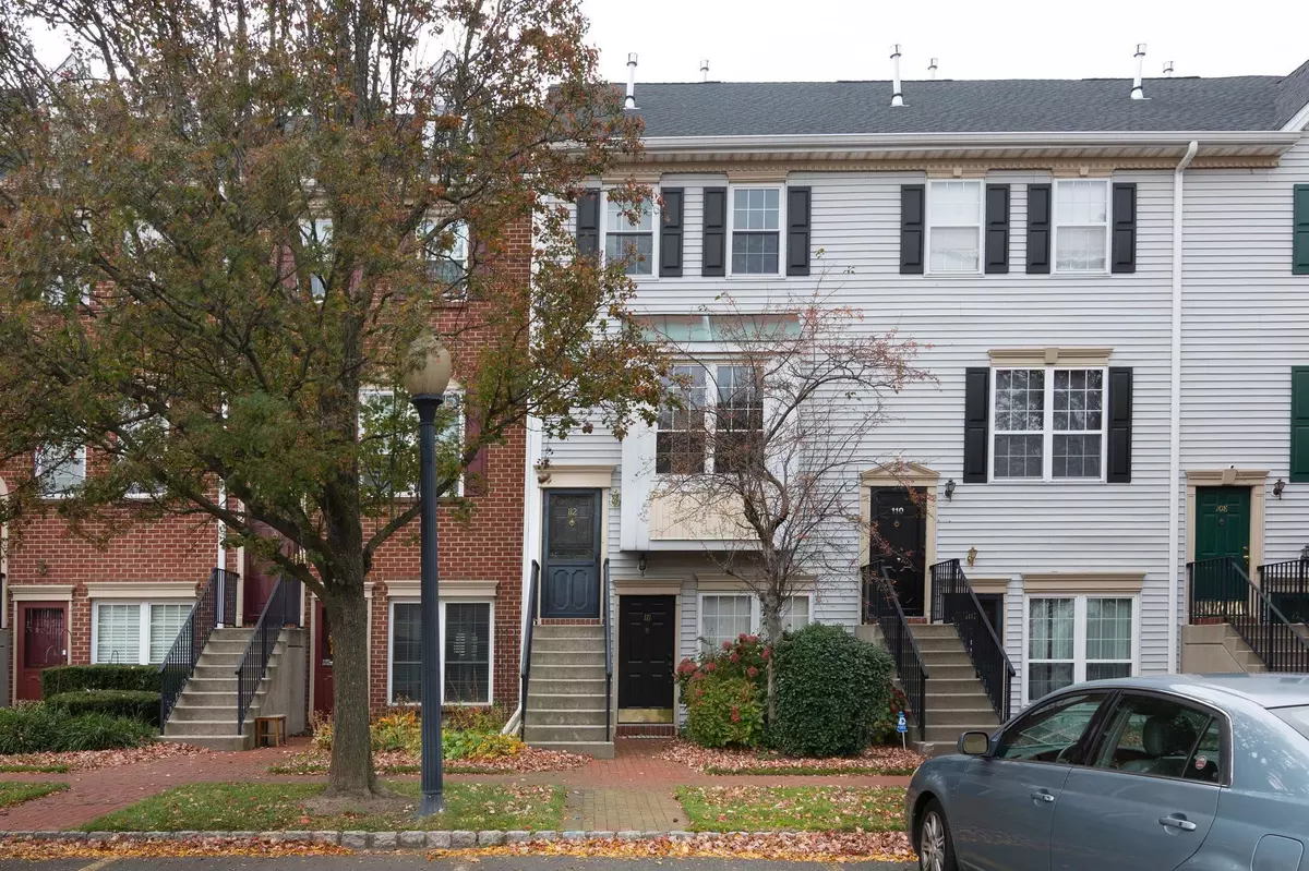 Jc West Bergen, NJ 07305,112 COTTONWOOD ST