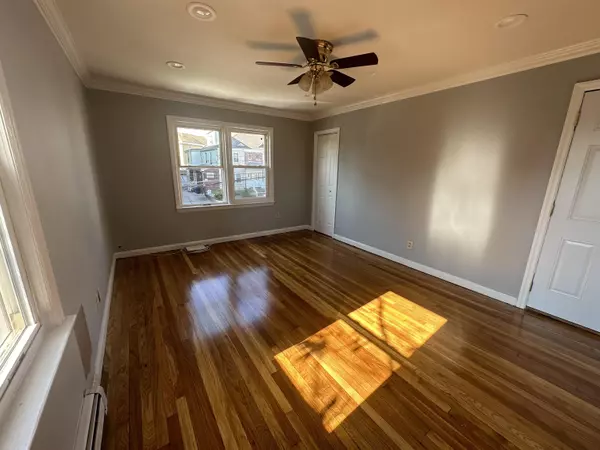 Bayonne, NJ 07002,6 KELLY PARKWAY #2