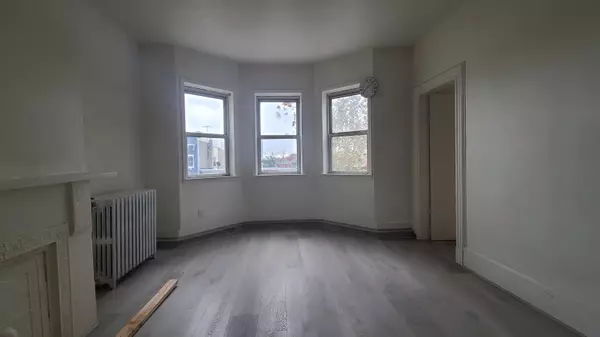 Jc Heights, NJ 07307,242 BOWERS ST #3