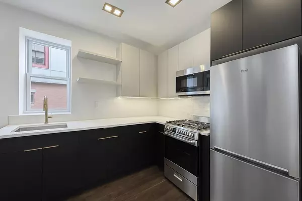 Jc Journal Square, NJ 07306,272 HOBOKEN AVE #8