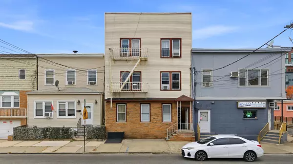 51 PROSPECT AVE, Bayonne, NJ 07002