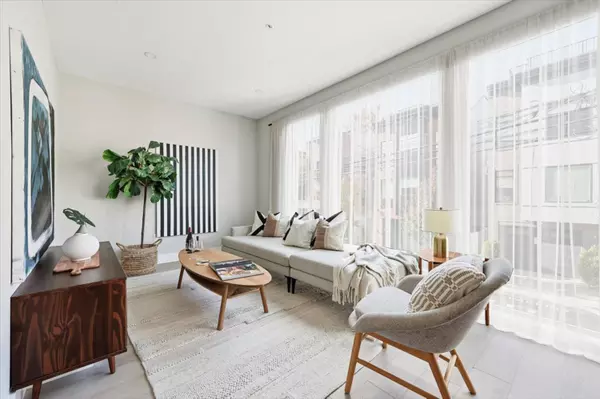 Jc Heights, NJ 07307,134 NEW YORK AVE #4