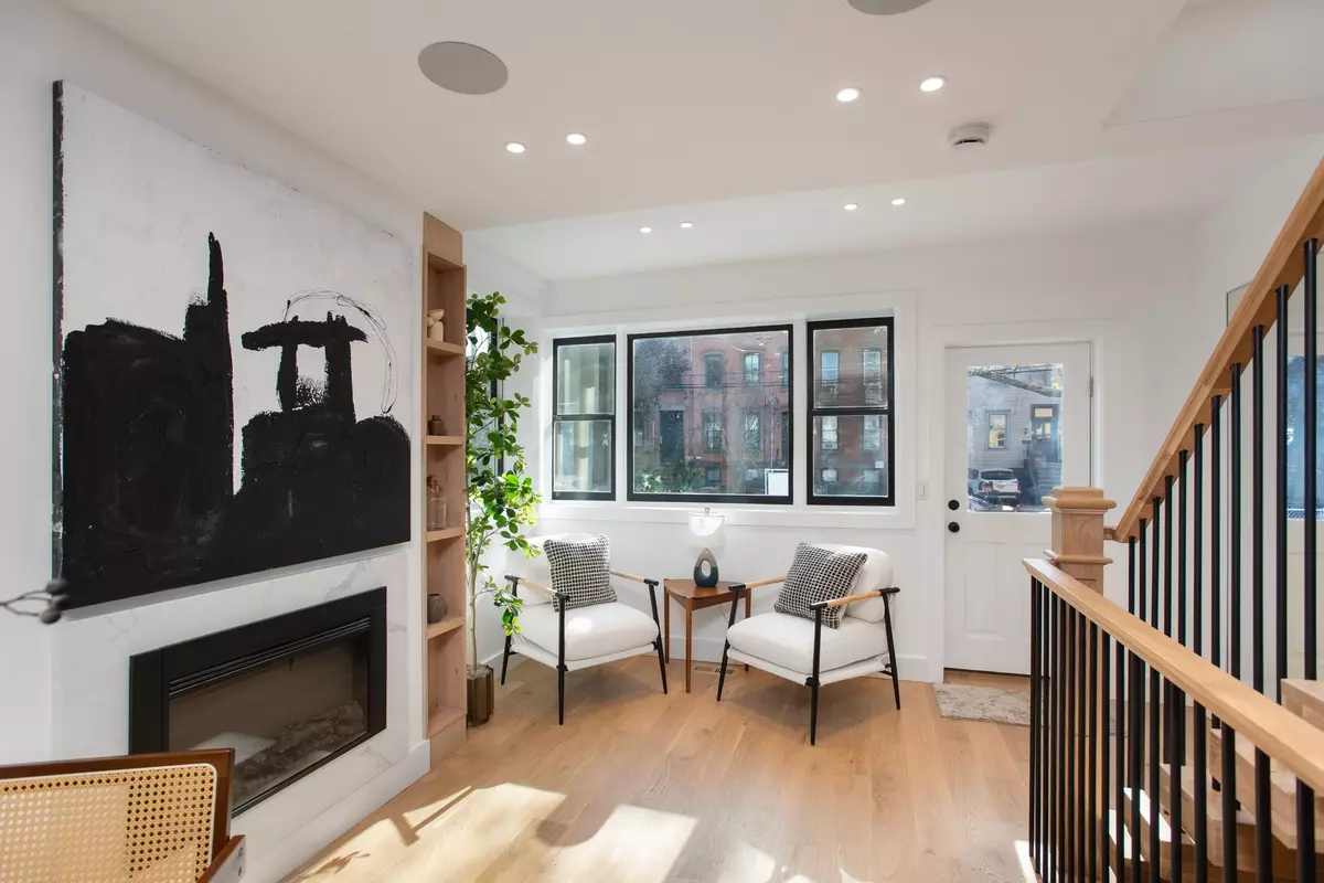 Jc Downtown, NJ 07302,274 7TH ST