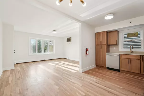 Bayonne, NJ 07002,43 EDWARDS CT