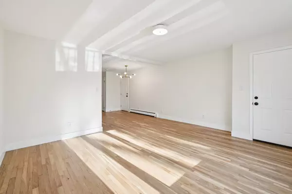 Bayonne, NJ 07002,43 EDWARDS CT