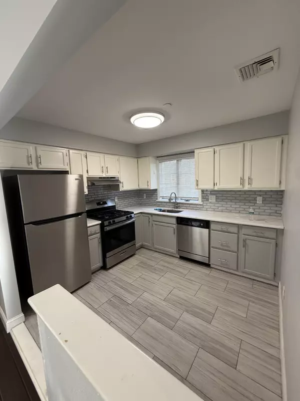 Bayonne, NJ 07002,9 EAST 50TH ST #2