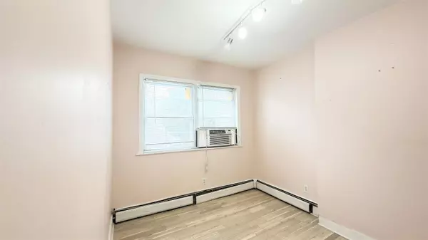 West New York, NJ 07093,6013 BUCHANAN PL