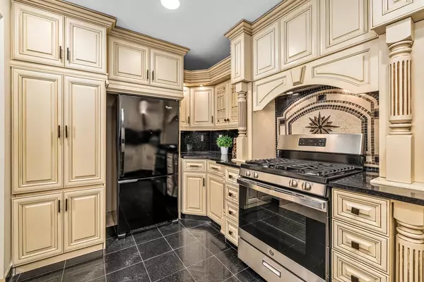 Secaucus, NJ 07094,750 MAINSAIL LANE