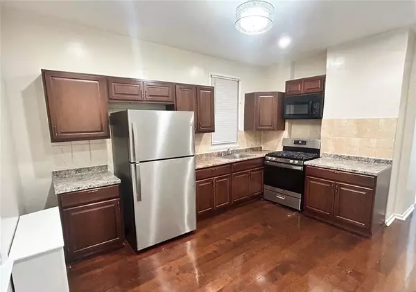 Kearny, NJ 07032,37 WILSON AVE