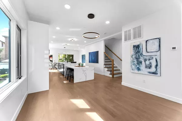 Cliffside Park, NJ 07010,230 GRANT AVE