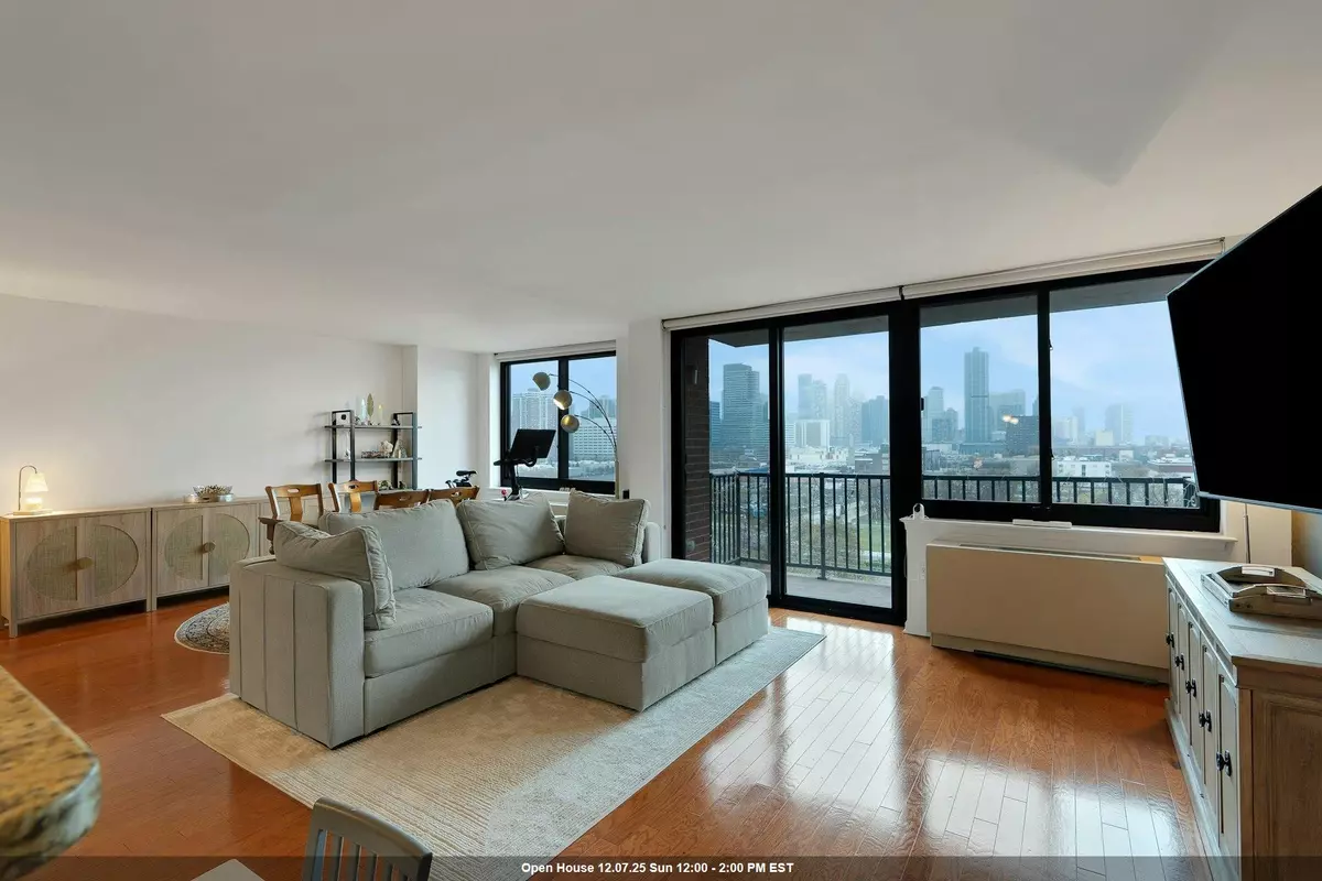 Jc Downtown, NJ 07310,700 GROVE ST #11K