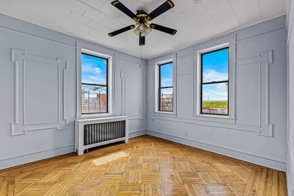 Jc Heights, NJ 07307,245 LIBERTY AVE #2R